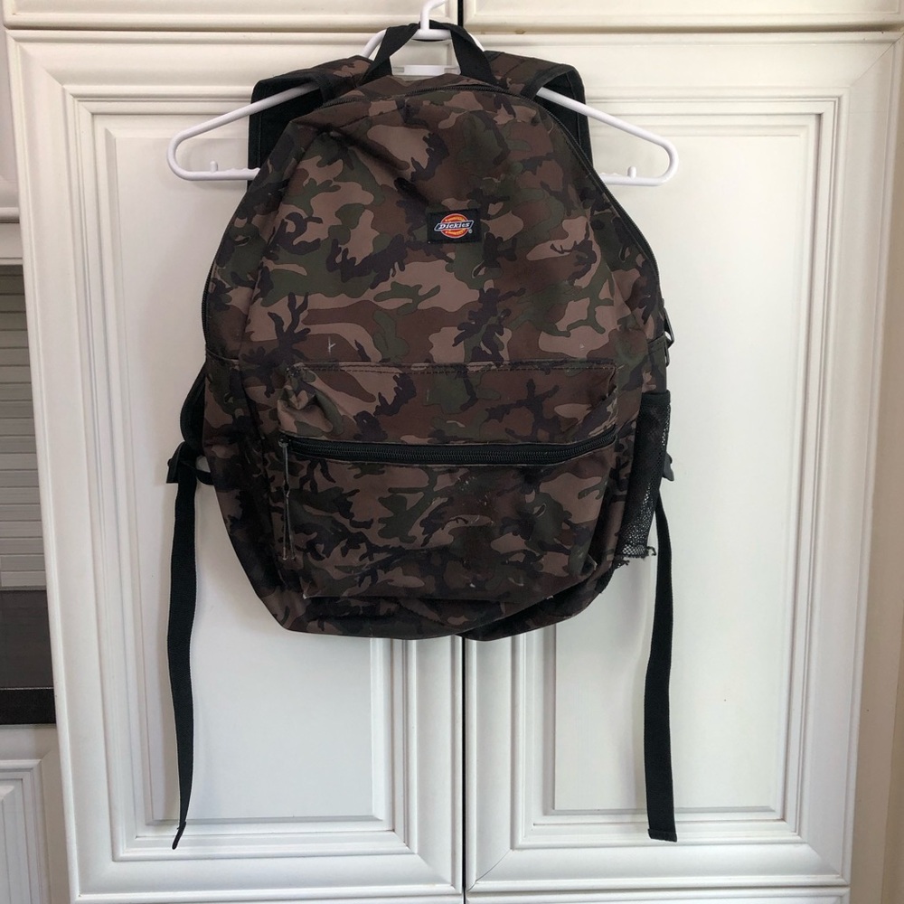 Dickies camouflage backpack: perfect for school